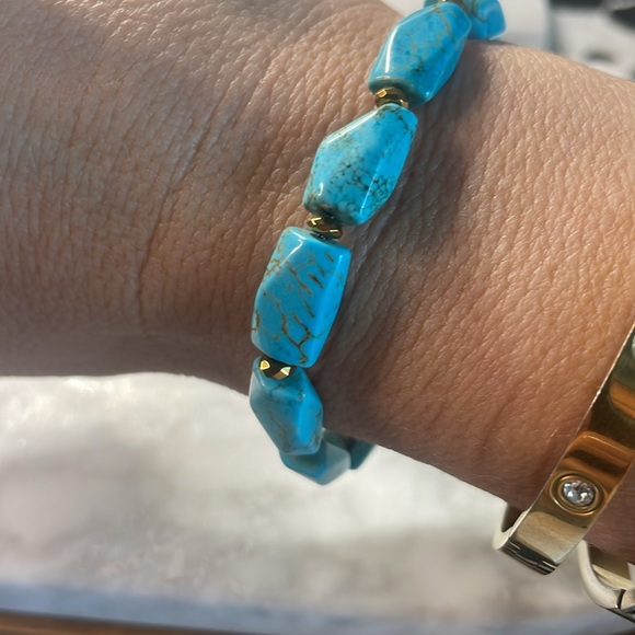 Turquoise Howlite bracelet - Picture 2 of 4